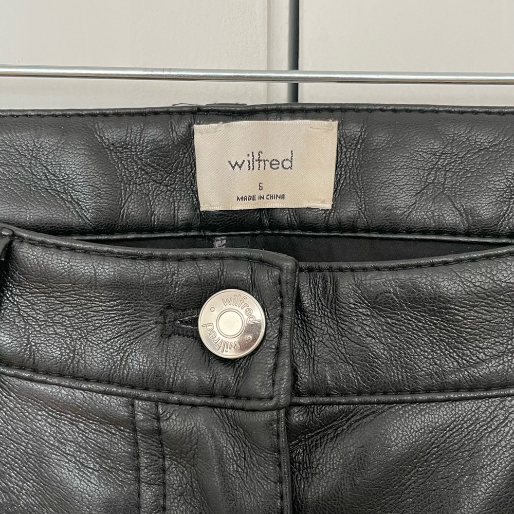 Aritzia Wilfred Black Straight Leg Pants